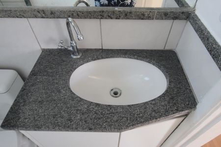 Casa de condomínio à venda com 115m², 3 quartos e 2 vagasBanheiro Social