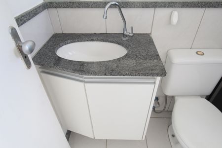 Casa de condomínio à venda com 115m², 3 quartos e 2 vagasBanheiro da Suite