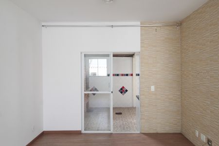 Casa de condomínio à venda com 115m², 3 quartos e 2 vagasSala