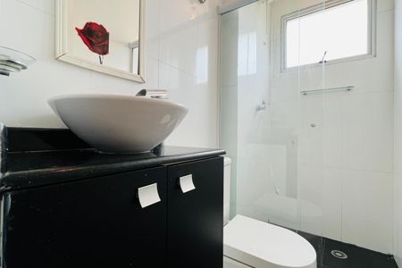 Apartamento para alugar com 64m², 2 quartos e 1 vaga Apartamento para alugar com 64m², 2 quartos e 1 vagaBanheiro da Suíte
