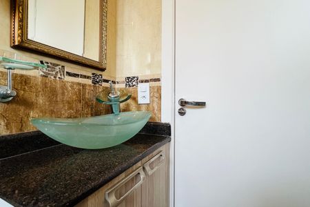 Apartamento para alugar com 64m², 2 quartos e 1 vaga Apartamento para alugar com 64m², 2 quartos e 1 vagaBanheiro