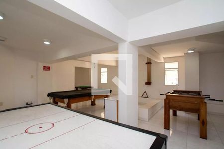 Apartamento para alugar com 64m², 2 quartos e 1 vaga Apartamento para alugar com 64m², 2 quartos e 1 vagaÁrea comum - Salão de jogos