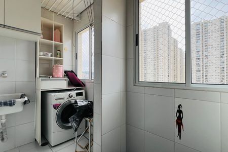 Apartamento para alugar com 64m², 2 quartos e 1 vaga Apartamento para alugar com 64m², 2 quartos e 1 vagaCozinha e Área de Serviço