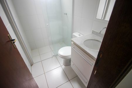 Apartamento para alugar com 66m², 2 quartos e 1 vaga Apartamento para alugar com 66m², 2 quartos e 1 vagaBanheiro da Suíte