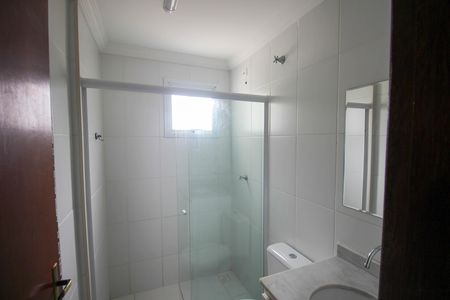 Apartamento para alugar com 66m², 2 quartos e 1 vaga Apartamento para alugar com 66m², 2 quartos e 1 vagaBanheiro da Suíte