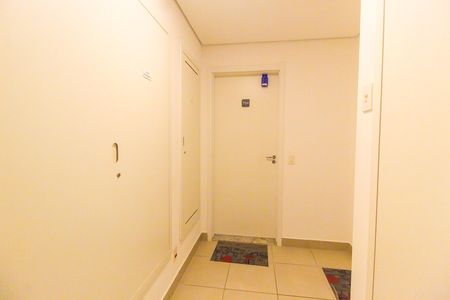 Apartamento para alugar com 32m², 2 quartos e sem vaga Apartamento para alugar com 32m², 2 quartos e sem vagaLockbox