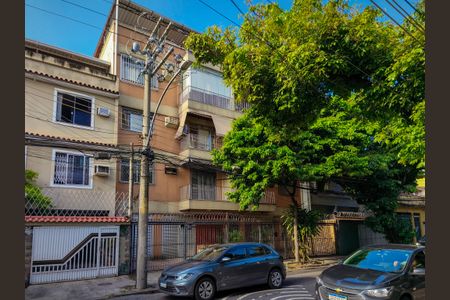 Apartamento à venda com 60m², 2 quartos e 1 vagaFachada e portaria