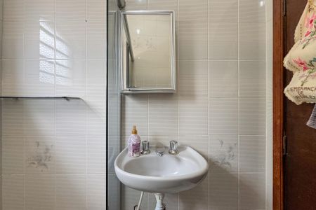 Casa à venda com 192m², 3 quartos e 5 vagas Casa à venda com 192m², 3 quartos e 5 vagasBanheiro Corredor