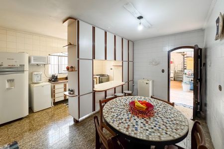 Casa à venda com 192m², 3 quartos e 5 vagas Casa à venda com 192m², 3 quartos e 5 vagasCozinha
