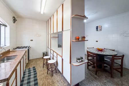 Casa à venda com 192m², 3 quartos e 5 vagas Casa à venda com 192m², 3 quartos e 5 vagasCozinha