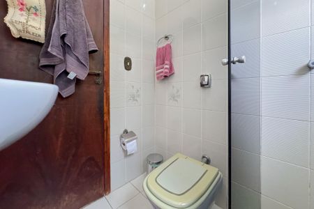 Casa à venda com 192m², 3 quartos e 5 vagas Casa à venda com 192m², 3 quartos e 5 vagasBanheiro Corredor