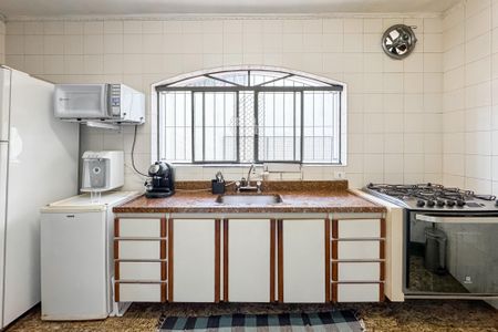 Casa à venda com 192m², 3 quartos e 5 vagas Casa à venda com 192m², 3 quartos e 5 vagasCozinha