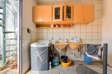 Casa à venda com 192m², 3 quartos e 5 vagas Casa à venda com 192m², 3 quartos e 5 vagasÁrea de Serviço