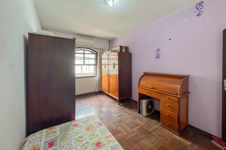 Casa à venda com 192m², 3 quartos e 5 vagas Casa à venda com 192m², 3 quartos e 5 vagasQuarto 2