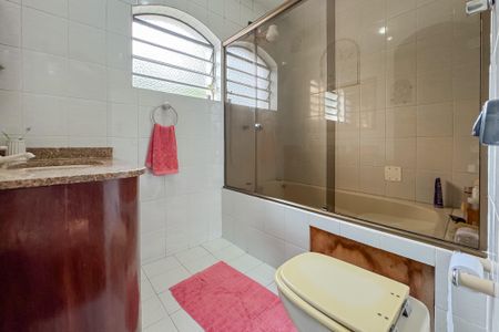 Casa à venda com 192m², 3 quartos e 5 vagas Casa à venda com 192m², 3 quartos e 5 vagasBanheiro da Suíte