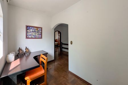 Casa à venda com 192m², 3 quartos e 5 vagas Casa à venda com 192m², 3 quartos e 5 vagasEscritório