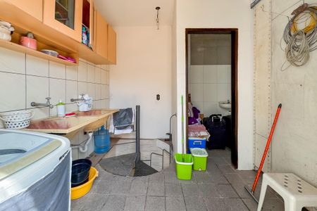 Casa à venda com 192m², 3 quartos e 5 vagas Casa à venda com 192m², 3 quartos e 5 vagasÁrea de Serviço