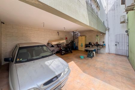 Casa à venda com 192m², 3 quartos e 5 vagas Casa à venda com 192m², 3 quartos e 5 vagasQuintal