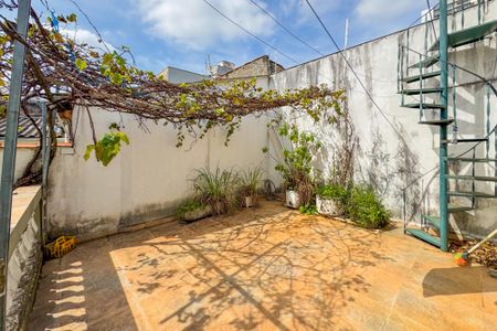 Casa à venda com 192m², 3 quartos e 5 vagas Casa à venda com 192m², 3 quartos e 5 vagasÁrea Externa