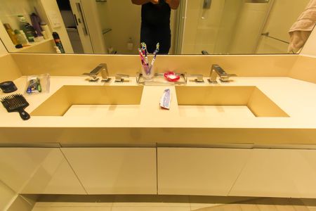 Apartamento à venda com 215m², 3 quartos e 4 vagasBanheiro da Suíte 3