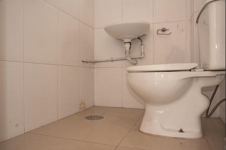Apartamento para alugar com 100m², 2 quartos e sem vagaBanheiro da Suíte