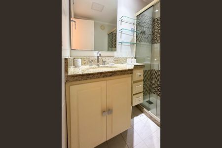 Apartamento à venda com 96m², 2 quartos e 1 vagaBanheiro Social