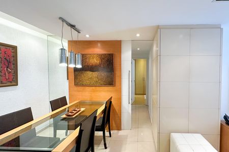 Apartamento à venda com 96m², 2 quartos e 1 vagaSala