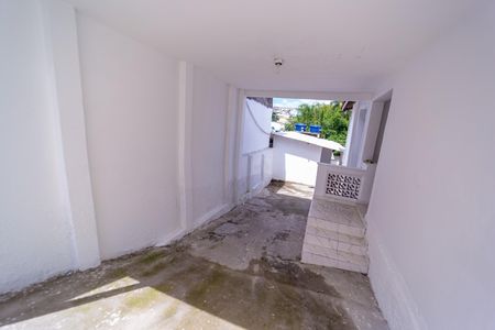 Casa para alugar com 40m², 1 quarto e 1 vaga Casa para alugar com 40m², 1 quarto e 1 vagaGaragem