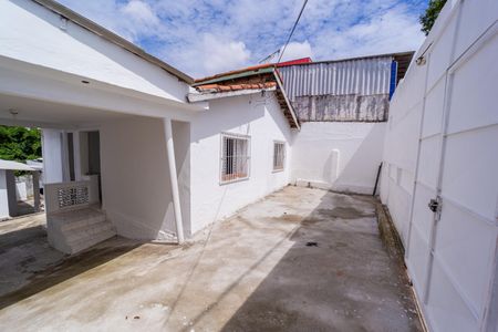 Casa para alugar com 40m², 1 quarto e 1 vaga Casa para alugar com 40m², 1 quarto e 1 vagaGaragem