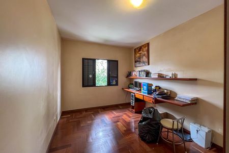 Casa à venda com 304m², 4 quartos e 6 vagasQuarto 1