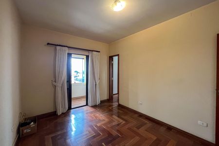 Casa à venda com 304m², 4 quartos e 6 vagasSuíte 2