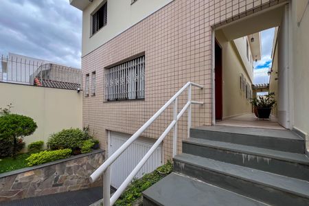 Casa à venda com 304m², 4 quartos e 6 vagasEntrada