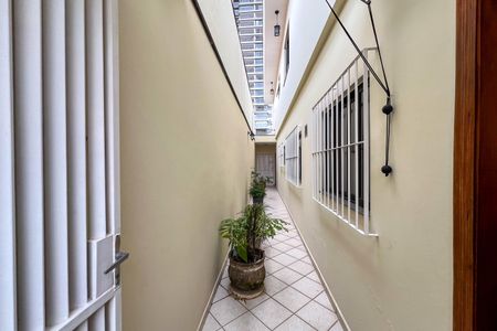 Casa à venda com 304m², 4 quartos e 6 vagasCorredor