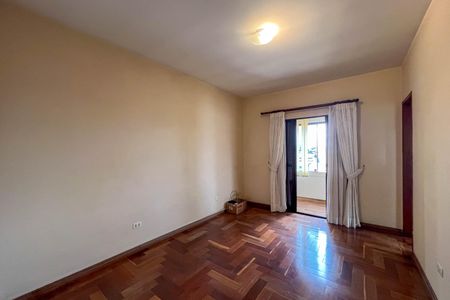Casa à venda com 304m², 4 quartos e 6 vagasSuíte 2