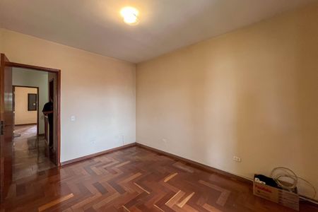 Casa à venda com 304m², 4 quartos e 6 vagasSuíte 2