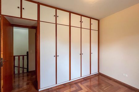Casa à venda com 304m², 4 quartos e 6 vagasQuarto 2