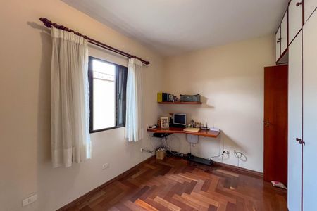 Casa à venda com 304m², 4 quartos e 6 vagasQuarto 2