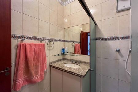 Casa à venda com 304m², 4 quartos e 6 vagasBanheiro Social