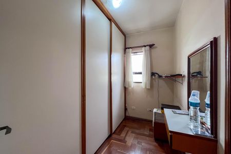 Casa à venda com 304m², 4 quartos e 6 vagasSuíte 2
