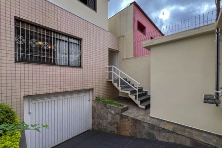 Casa à venda com 304m², 4 quartos e 6 vagasEntrada