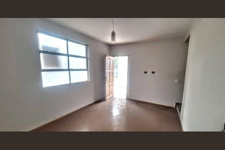 Casa à venda com 140m², 3 quartos e 6 vagas Casa à venda com 140m², 3 quartos e 6 vagasSala