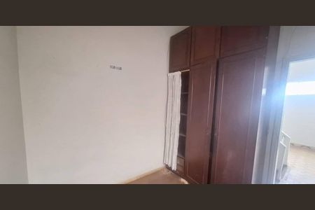 Casa à venda com 140m², 3 quartos e 6 vagas Casa à venda com 140m², 3 quartos e 6 vagasQuarto 3