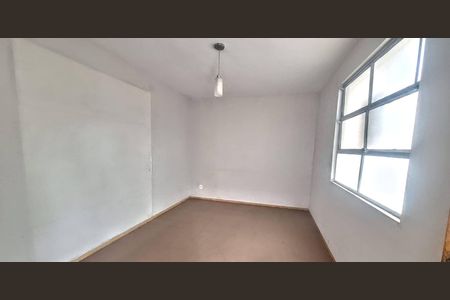 Casa à venda com 140m², 3 quartos e 6 vagas Casa à venda com 140m², 3 quartos e 6 vagasSala