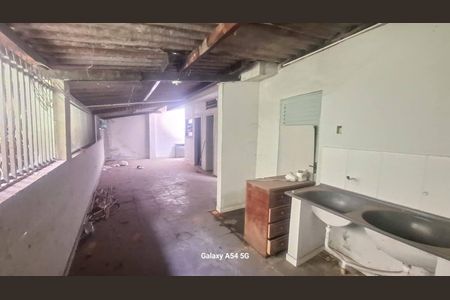 Casa à venda com 140m², 3 quartos e 6 vagas Casa à venda com 140m², 3 quartos e 6 vagasÁrea de Serviço 2