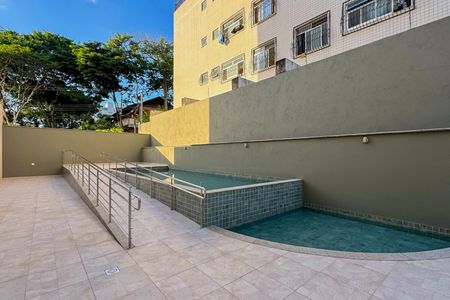 Apartamento à venda com 113m², 3 quartos e 3 vagas Apartamento à venda com 113m², 3 quartos e 3 vagasÁrea comum - Piscina