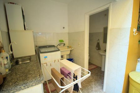 Casa à venda com 140m², 3 quartos e 1 vagaÁrea de Serviço