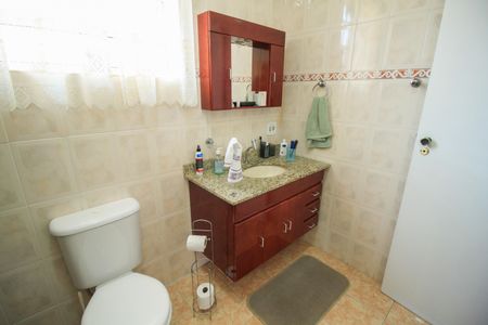 Casa à venda com 140m², 3 quartos e 1 vagaBanheiro 1