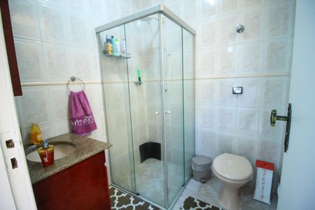 Casa à venda com 140m², 3 quartos e 1 vagaBanheiro 2