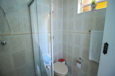 Casa à venda com 140m², 3 quartos e 1 vagaBanheiro 2