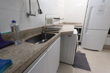 Casa de condomínio à venda com 86m², 2 quartos e 2 vagasLavanderia